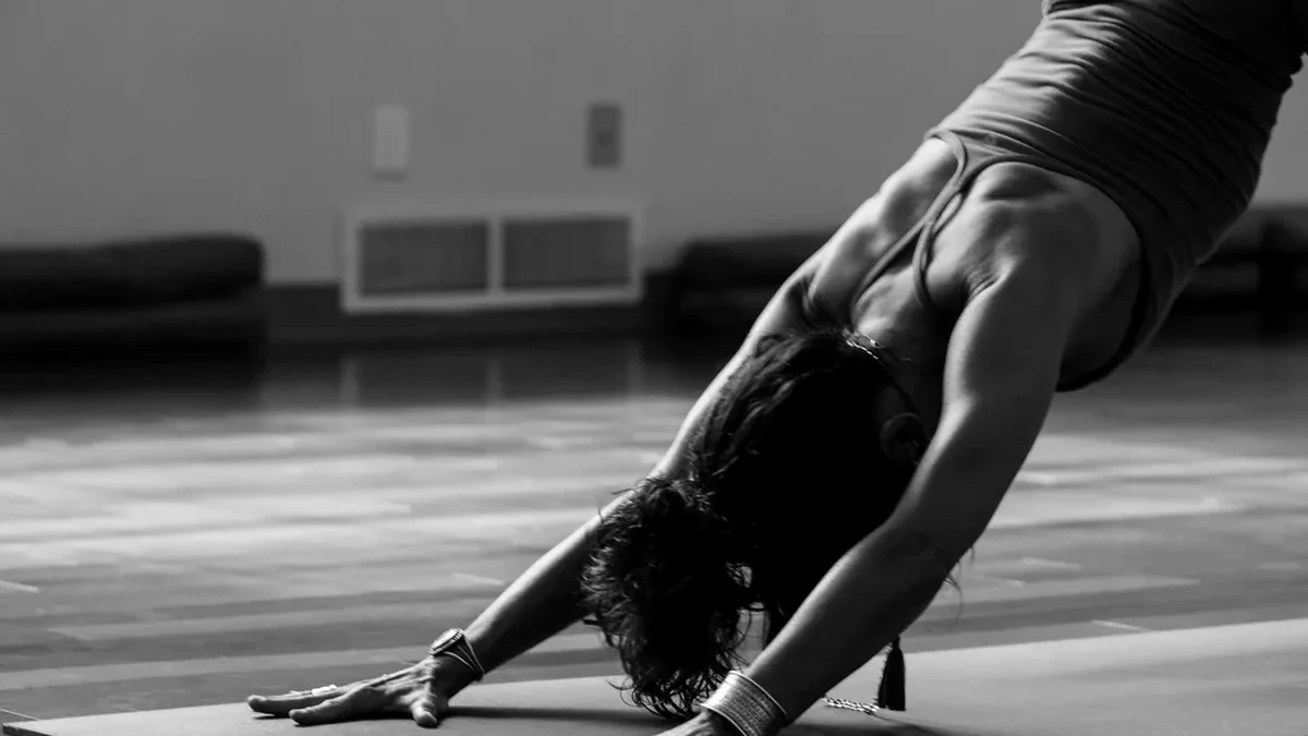 Posture simple pour entrer dans les articles de yoga débutant
